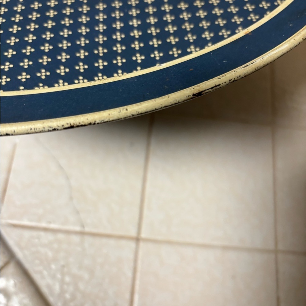 Blue  Round Tray with pattern - Picture 2 of 7